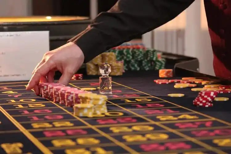 ကာစီနို ဂိမ်းလော်ဘီ – slot နှင့် table games